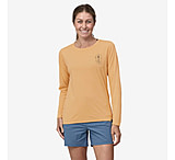 Image of Patagonia Women's Long Sleeve Cap Cool Daily Graphic Shirt - Lands 7FC78149