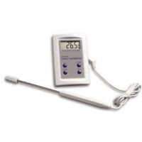VWR Digital Hand-Held Thermometer with Memory 3750