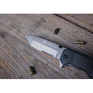 Smith &amp; Wesson Spec Ops Carbon