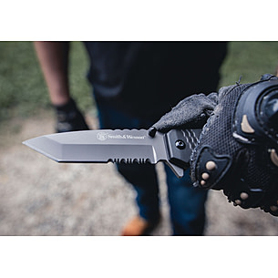 Smith &amp; Wesson Spec Ops Carbon