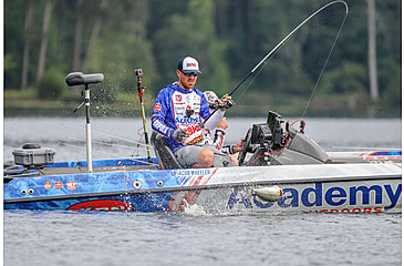 Image of Duckett Fishing Jacob Wheeler Signature Series 2.0 Fast Casting Rod, Medium Heavy, White/Blue, 7 ft 2 in, DFJWT72MH-C