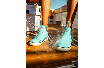 Image of HUK Performance Fishing Rogue Wave Boots - Womens