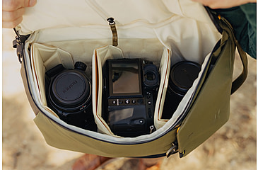 Image of Peak Design Everyday 20 Liters Backpack, Kelp, BEDB-20-KP-3