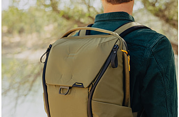 Image of Peak Design Everyday 20 Liters Backpack, Kelp, BEDB-20-KP-3