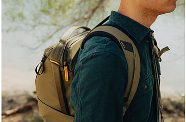 Image of Peak Design Everyday 20 Liters Backpack, Kelp, BEDB-20-KP-3