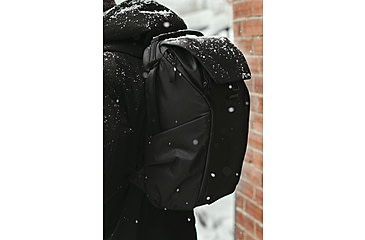 Image of Peak Design Everyday V2 Backpack, 20 Liters, Black, BEDB-20-BK-3