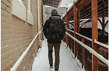 Image of Peak Design Everyday V2 Backpack, 20 Liters, Black, BEDB-20-BK-3