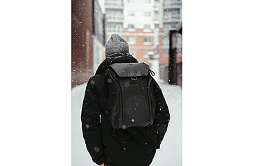 Image of Peak Design Everyday V2 Backpack, 20 Liters, Black, BEDB-20-BK-3