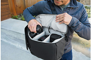 Image of Peak Design Everyday V2 Backpack, 20 Liters, Black, BEDB-20-BK-3