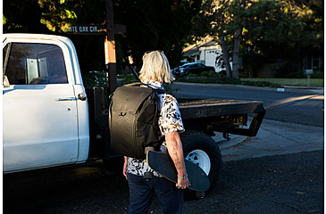 Image of Peak Design Everyday V2 Backpack, 30 Liters, Black, BEDB-30-BK-3