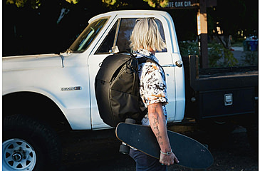 Image of Peak Design Everyday V2 Backpack, 30 Liters, Black, BEDB-30-BK-3