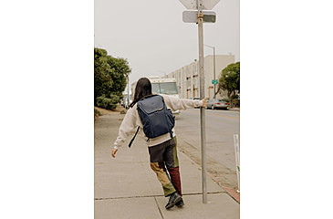 Image of Peak Design Everyday V2 Backpack, 30 Liters, Midnight, BEDB-30-MN-3