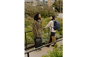 Image of Peak Design Everyday V2 Backpack, 30 Liters, Midnight, BEDB-30-MN-3