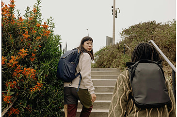 Image of Peak Design Everyday V2 Backpack, 30 Liters, Midnight, BEDB-30-MN-3