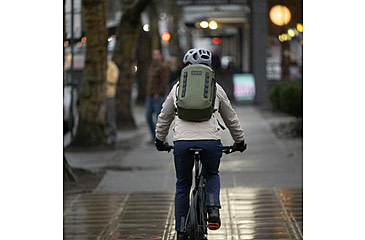 Image of Yeti Cayo 25L Daypack, Olive, 25 L, 26010000469