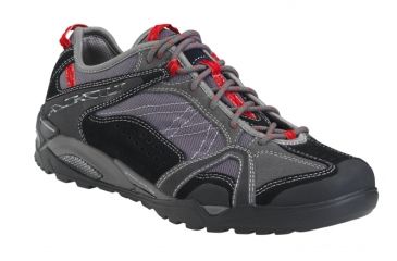 Image of Aku Mates GTX Shoe - Men's-8 US-Black/Red
