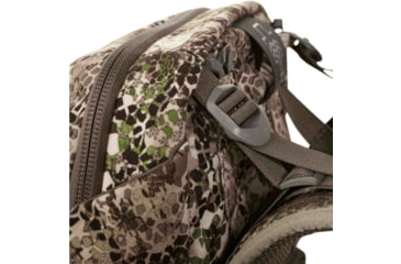 Image of Badlands 2200 Daypack, Approach Og, Large, 21-39451