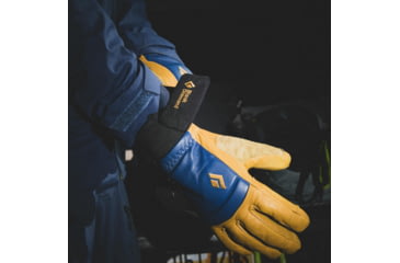 Image of Black Diamond Spark Gloves, Black/Black, Large, BD8011309008LRG1