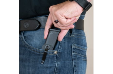 Image of 1791 Gunleather Snagmag XDsc 9/40 / CPX / RAMI / P99 C / PT111/140 Concealed Magazine Holsters, Right Hand, Black, TAC-SNAG-126-R