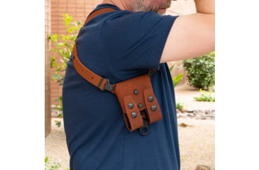 Image of Galco Classic Lite 2.0 Shoulder System Shoulder Size Fits Chest Up To 56in Natural Leather Fits Glock 43, Right Hand, Natural, CL2-800R