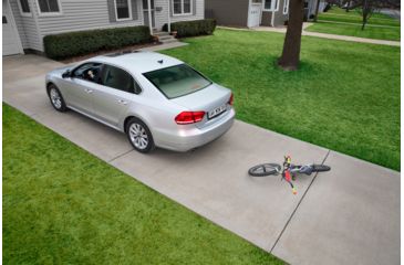 Image of Garmin BC 40 Wireless Backup Camera w/ License Plate Mount, Black, 010-01866-00