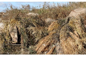 Image of Higdon Outdoors MOmarsh Invisi-Grass Original 1.25lb Hunting Grass, Natural, 31323