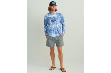 Image of HUK Performance Fishing Mossy Oak Pursuit Performance Hoodie - Mens, Moe Sw Spndrift, Small, H1200611-945-S
