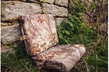 Image of Hunt Comfort Specialist Super Light GelCore Folding Seat, Realtree Extra Camo, 16x4x2.5in HCSC80G