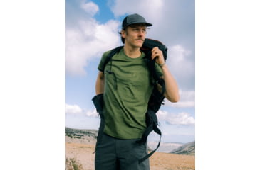 Image of Icebreaker Merino 150 Tech Lite SS T-Shirt Hike Naturally - Mens, Sphagnum, Small, IB0A576B0BDS