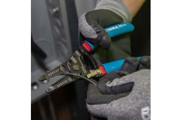 Image of Klein Tools Kurve Wire Stripper/Cutter Solid 20-30 AWG &amp; Stranded 22-32 AWG Wire Klein, 11057