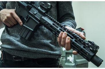 Image of Leapers UTG PRO AR-15 Super Slim Free Float M-LOK Handguard, 10 inch, Black, MTU025SSM