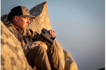 Image of Leica Geovid R 8x42mm Rangefinder Binocular, LED, Black, 40811