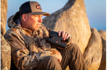 Image of Leica Geovid R 8x42mm Rangefinder Binocular, LED, Black, 40811