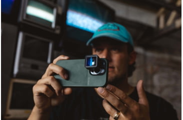 Image of Moment 1.55x Anamorphic Lens, Blue Flare, 130-101