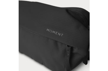 Image of Moment 2L Everything Sling, Black, 106-204