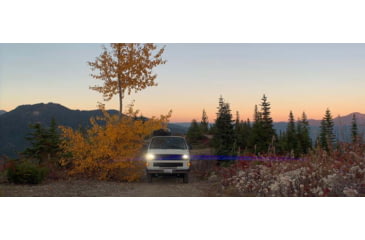 Image of Moment M-Series, 1.33x Anamorphic Lens, Blue Flare, Black, 130-001