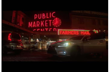 Image of Moment M-Series, 1.33x Anamorphic Lens, Blue Flare, Black, 130-001