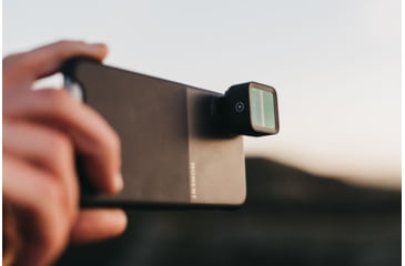 Image of Moment M-Series, 1.33x Anamorphic Lens, Gold Flare, Black, 130-004