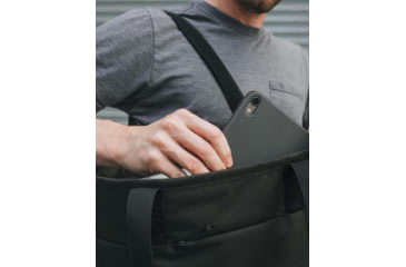 Image of Moment MTW Tote 19L, Black, 106-140