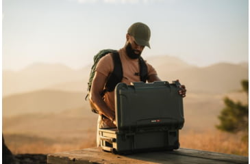 Image of Nanuk 935 Protective Case w/Padded Divider