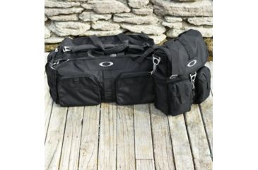 Image of Oakley Dry Goods Duffel, Black 92608-001