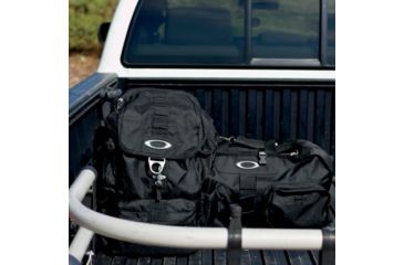 Image of Oakley Dry Goods Duffel, Black 92608-001