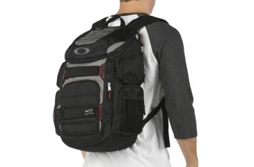 Image of Oakley Enduro 30 Pack, Black 92863-01K