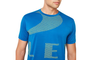 Image of Oakley Enhance Big Quick Drying Short Sleeve Tee - Mens, Electric Shade, Large, 458094-66X-L