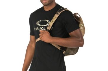 Image of Oakley Extractor Sling Pack, Multicam 92867-86Y