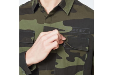 Image of Oakley Icon Cargo Shirt - Mens, Core Camo, Small, FOA400495-982-S