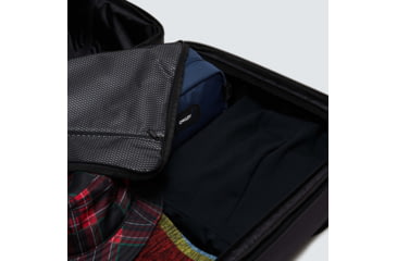 Image of Oakley Icon Medium Trolley Bag 4W - Mens, Blackout, One Size, FOS900068-02E-U