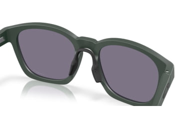 Image of Oakley Shackle Sunglasses, Matte Hunter Green, PRIZM Grey, PRIZM Grey, OO9507D-0652