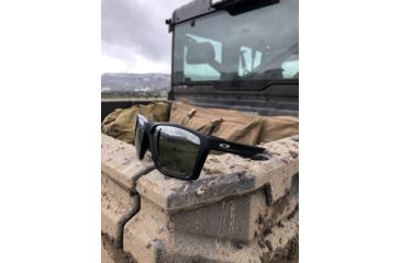 Image of Oakley Standard Issue Targetline American Heritage Collection, Matte Black w/Prizm Black Polarized, OO9397-2258