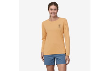 Image of Patagonia Patagonia Womens Long Sleeve Cap Cool Daily Graphic Shirt - Lands, 45165-CLMX-XL